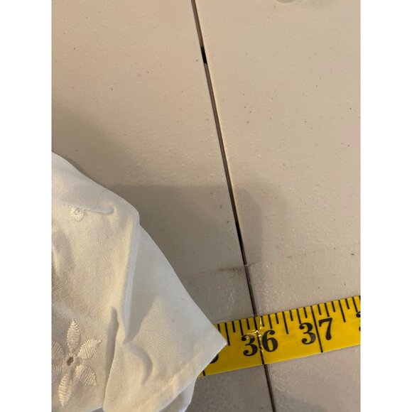 Torrid White Embroidered Eyelet Blouse Torrid Size 2 2X - Picture 9 of 10